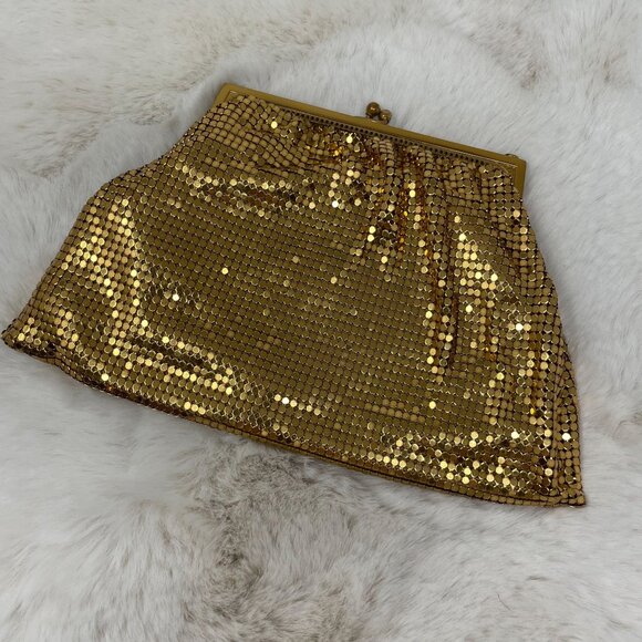 Vintage Whiting & Davis Gold Mesh Evening Bag Clutch PurseChain Strap Kiss Lock - Picture 2 of 7